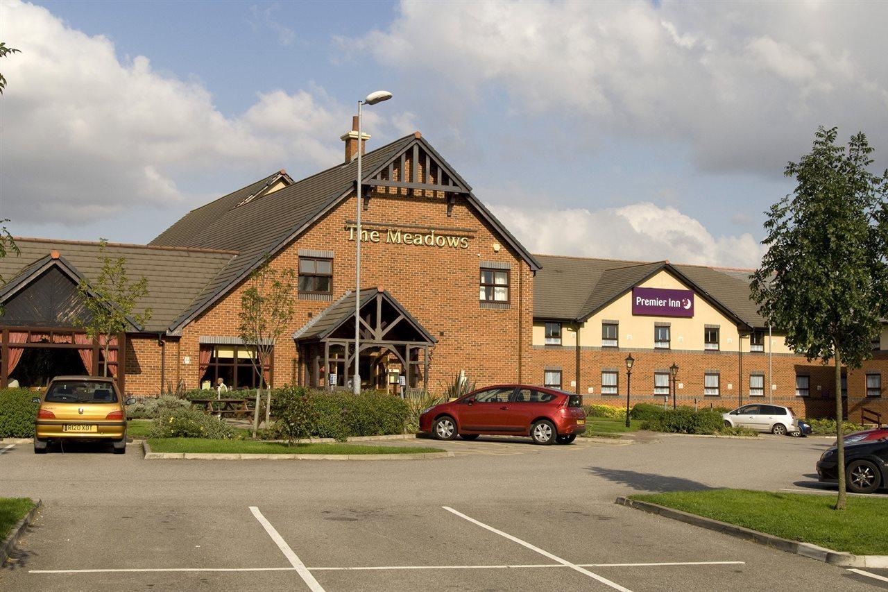 Premier Inn Barnsley Wombwell Exteriör bild