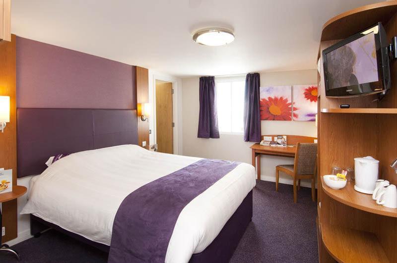 Premier Inn Barnsley Wombwell Exteriör bild