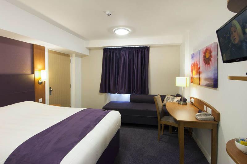Premier Inn Barnsley Wombwell Exteriör bild